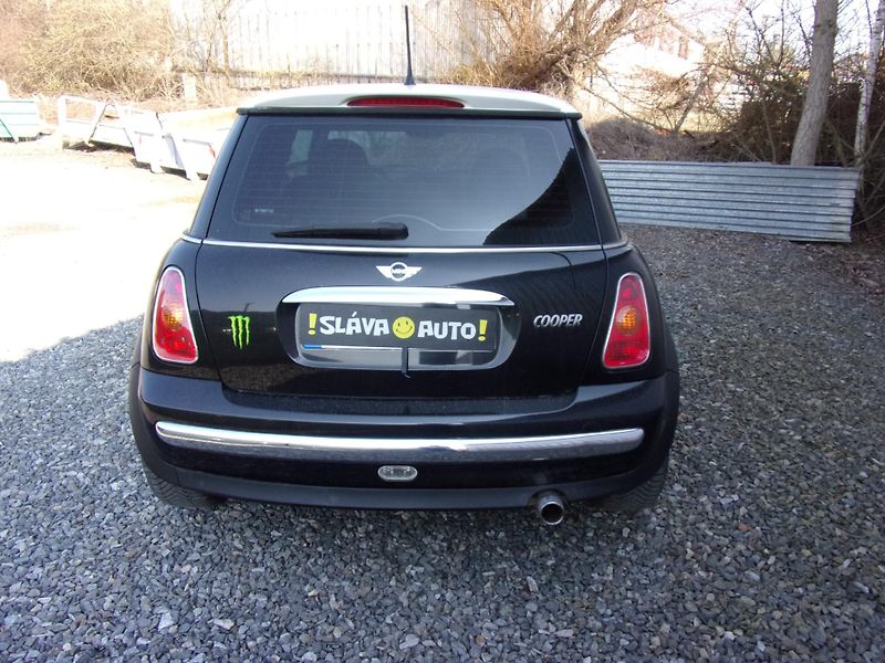 Mini Cooper (2003) 1.6i 85kW  SYMPATICKÝ VŮZ - fotka 6 z 18