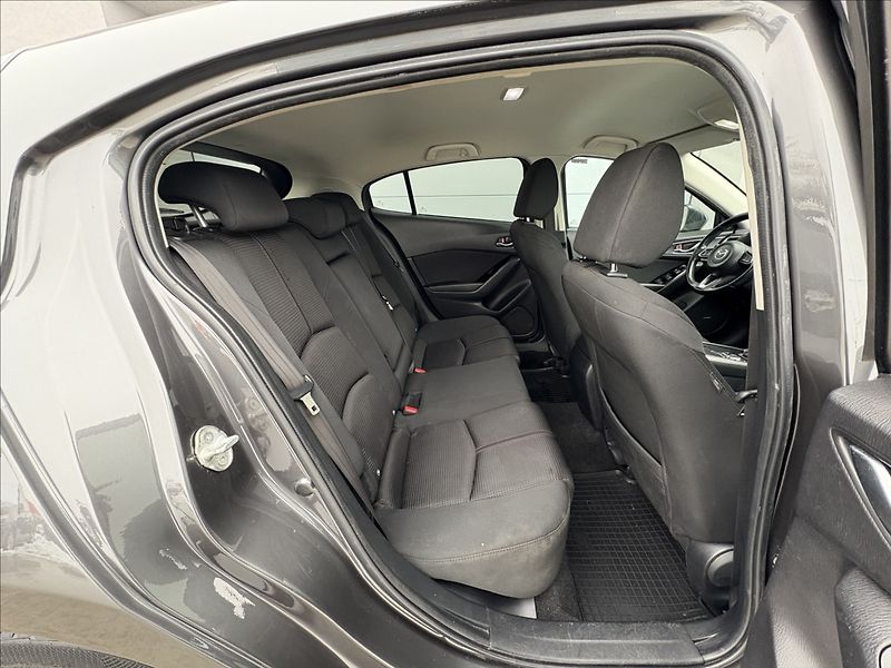 Mazda 3 2,0 i 88 KW REVOLUTION CZ 1.M - fotka 26 z 27