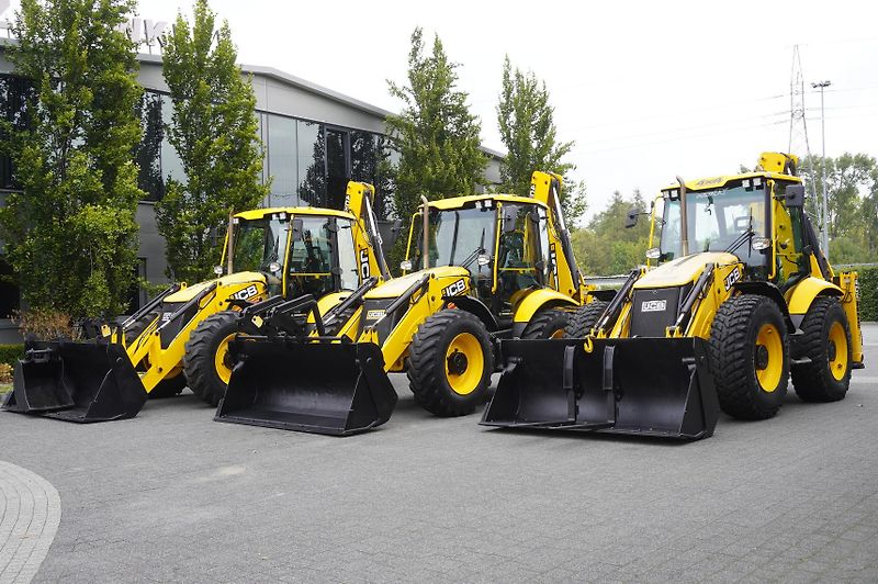 JCB (2022) 4CX PRO / 3400 MTH! / 2022 - fotka 6 z 20