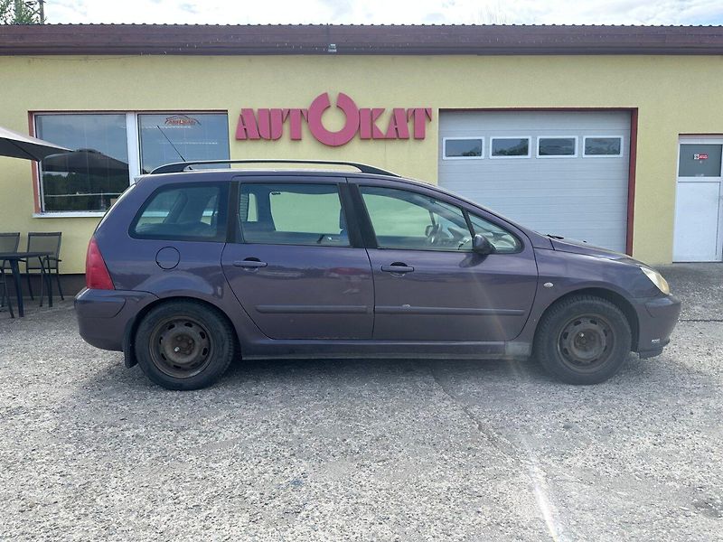 Peugeot 307 1.6i 80kw/2 sady pneu - fotka 2 z 17