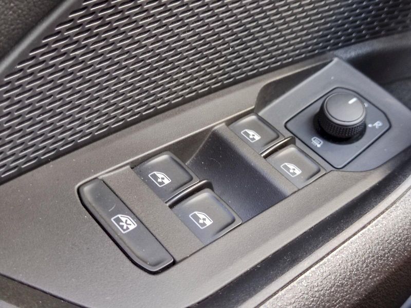 Škoda Octavia (2023) Combi Ambition Plus 2,0 Tdi 11 - fotka 21 z 33