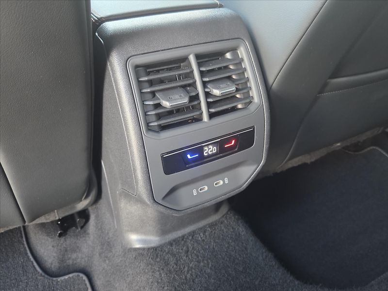 Cupra Formentor 1,5 TSi DSG LED Matrix Tažné Z - fotka 11 z 25