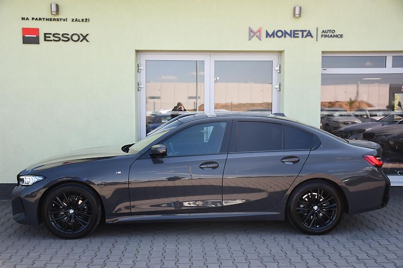 BMW Řada 3 320d xDrive M-SPORT  - fotka 2 z 43