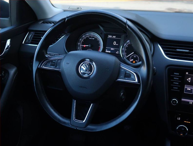 Škoda Octavia (2017) Style 1.6 TDI, Navi, Tempomat - fotka 22 z 22