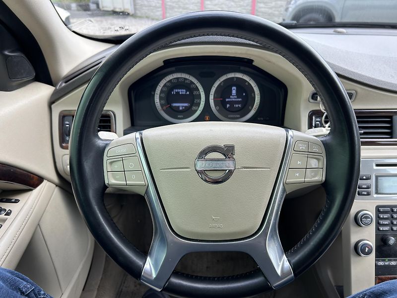 Volvo V70 (2010) D5 151 kw - fotka 14 z 17