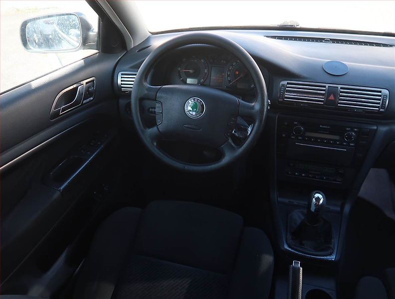 Škoda Superb (2003) Comfort 1.9 TDI, nová STK - fotka 7 z 18