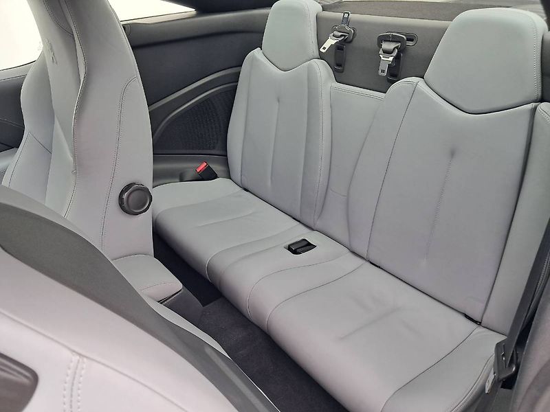 Peugeot RCZ (2010) 1.6 16V THP / 115 kW M6 - fotka 17 z 22