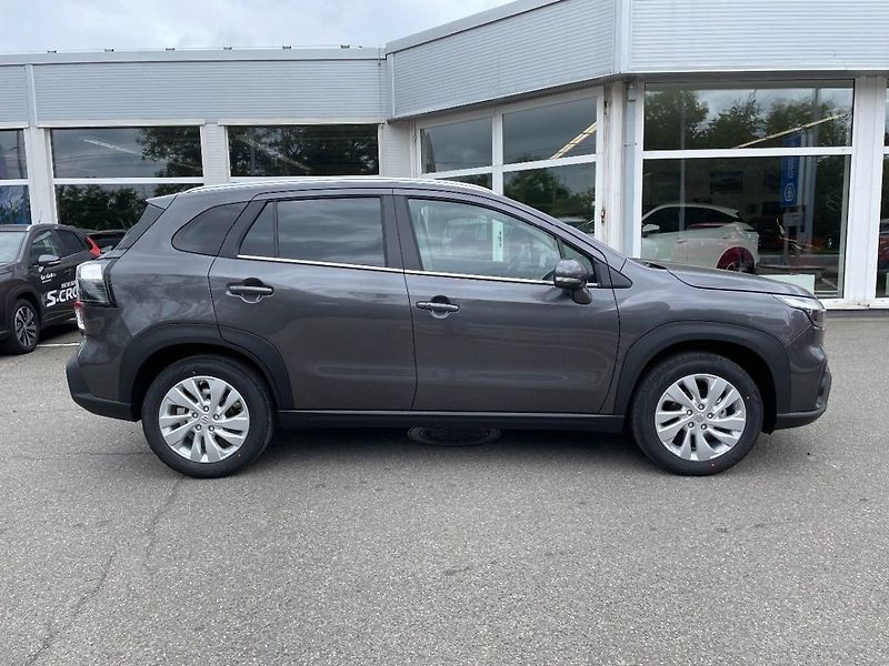 Suzuki S-Cross 4x4 Premium - fotka 8 z 11