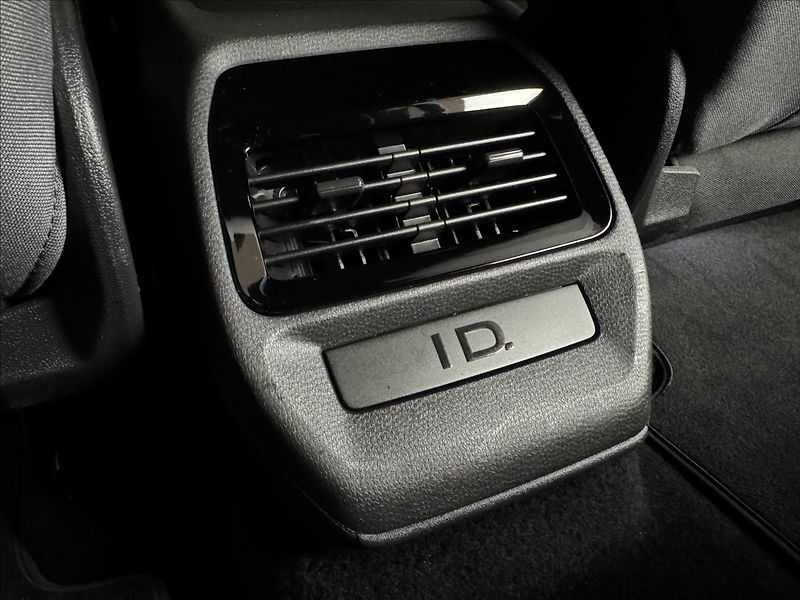 Volkswagen ID.4 125kW Pure LED PDC ACC - fotka 16 z 46