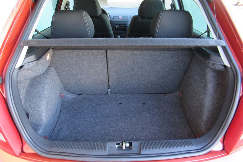 Škoda Fabia 1.2i 12V KLIMA VYHŘÍV. SEDAČKY - fotka 18 z 19
