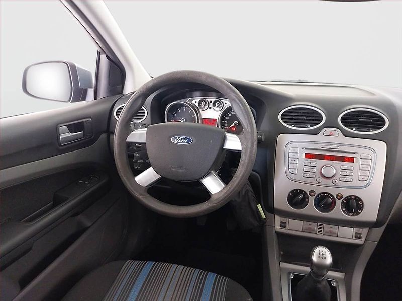Ford Focus (2008) 1.8 16V, nová STK, Tažné - fotka 7 z 17