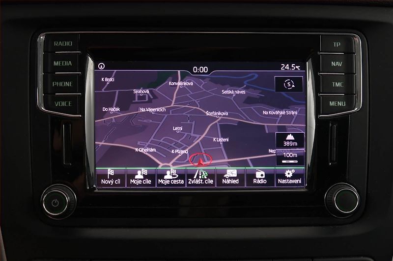Škoda Yeti (2015) 2.0 TDI, 4X4, Navi, Tempomat - fotka 13 z 19
