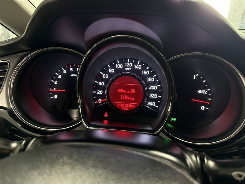 Kia Ceed 1,6   CRDI 94KW NAVI KAMERA ČR - fotka 13 z 44