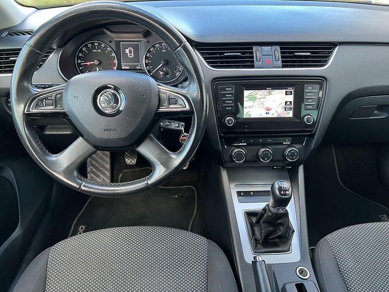 Škoda Octavia (2014) 1.6TDi 77kW 4x4! 2xkola! tažné - fotka 13 z 27