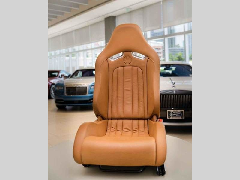 Interiér Bugatti Veyron je na prodej