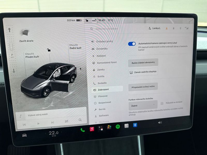 Tesla Model Y (2025) - fotka 66 z 76