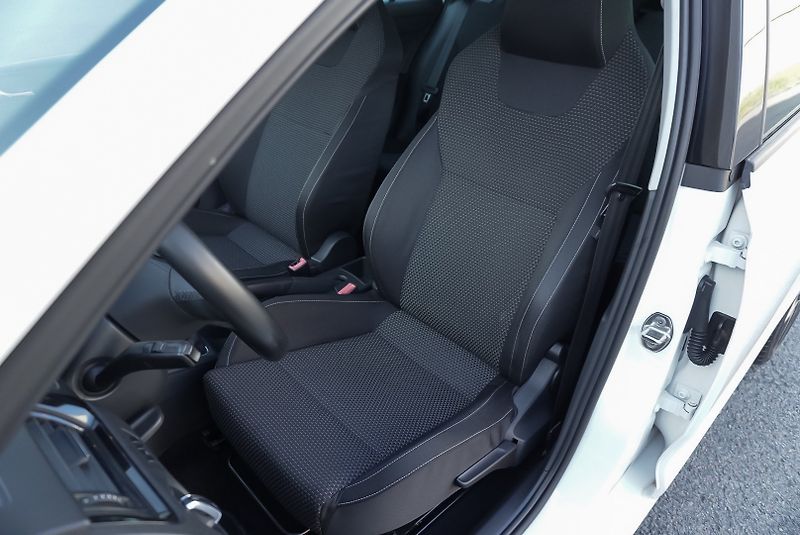 Škoda Rapid 1.2 TSi 77kW STYLE PLUS - fotka 21 z 29