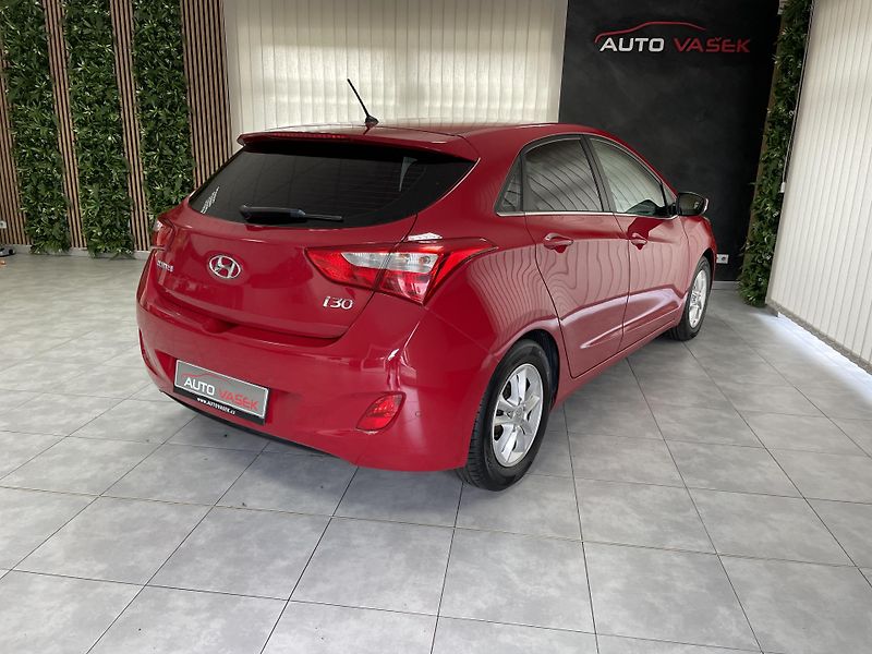 Hyundai i30 1.6 i 16V ČR SERVISKA DIGIAC  - fotka 11 z 26