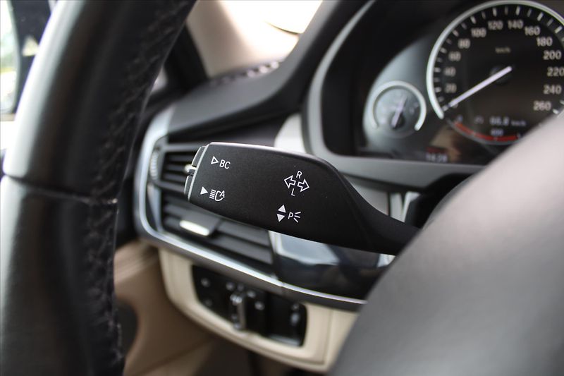 BMW X5 xDrive 30d Bang&Olufsen - fotka 18 z 30