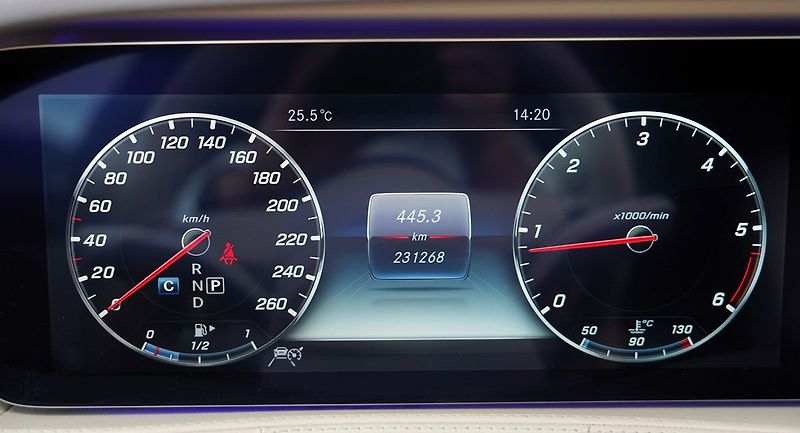 Mercedes-Benz Třídy S (2018) S 400d Long/4M/AMG/Burmester/Č - fotka 36 z 50