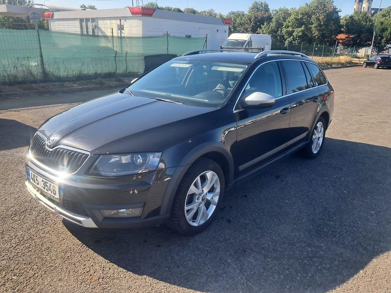Škoda Octavia (2015) 2,0 TDI 110 kW SCOUT - fotka 2 z 23