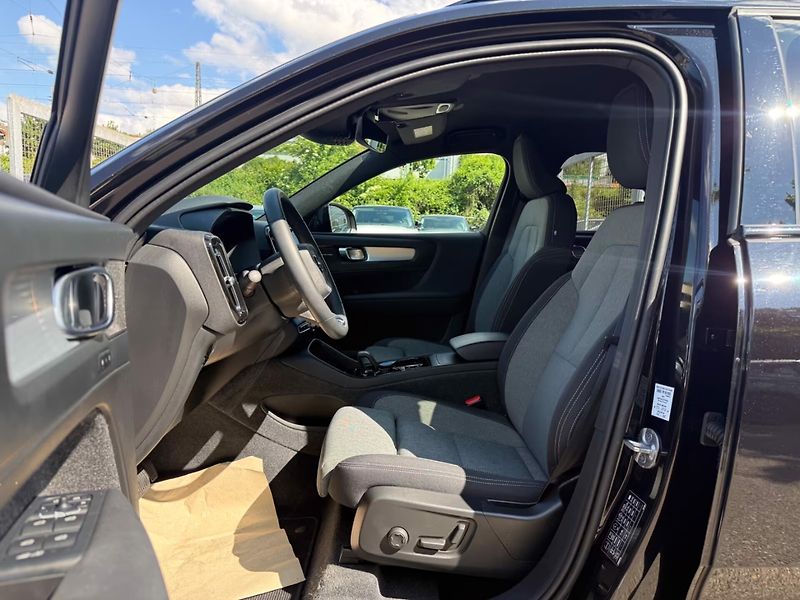Volvo XC40 T2 Plus Dark H/K LED Kam Paměť - fotka 9 z 25