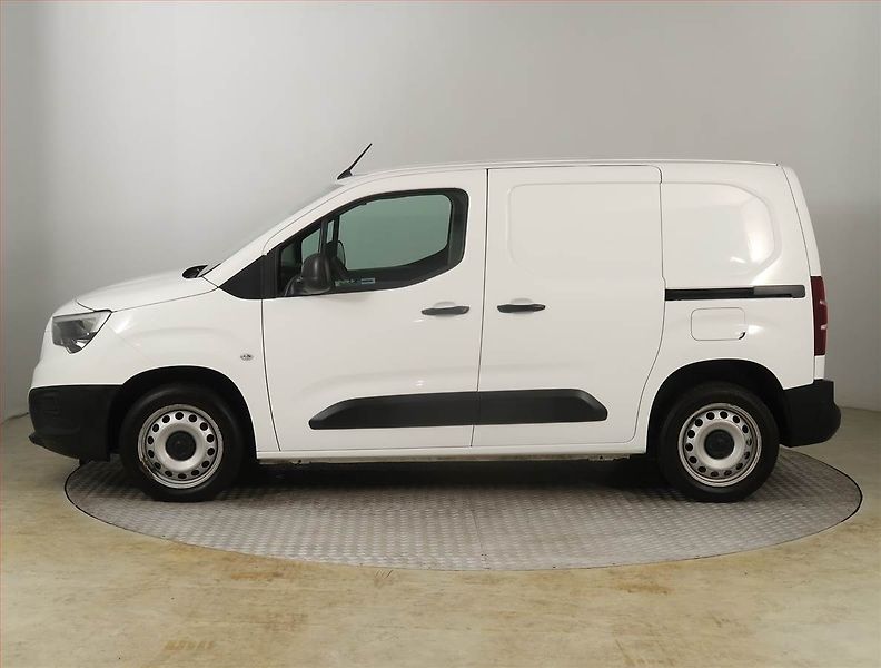 Opel Combo (2022) 1.5 CDTI, 3Místa, ČR, DPH - fotka 3 z 18