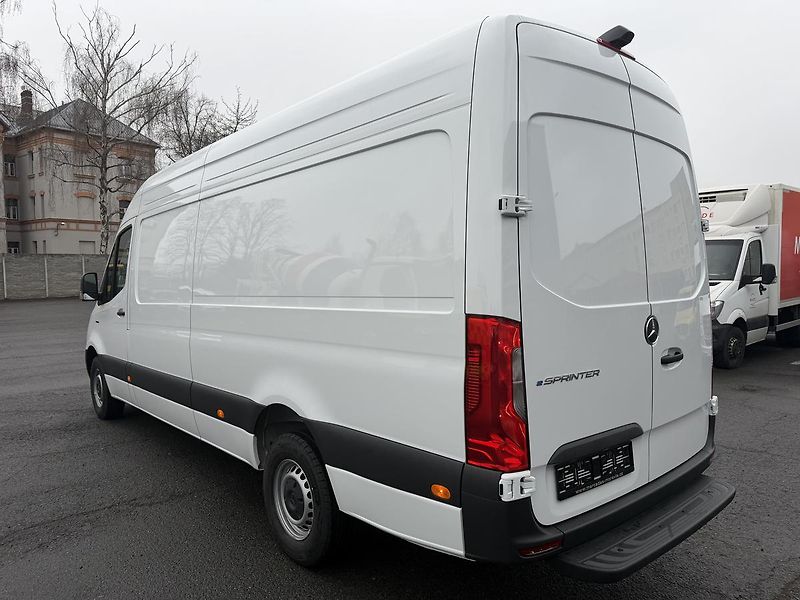 Mercedes-Benz eSprinter (2026) 314/ KW PRO/L/81 kWh - fotka 6 z 18