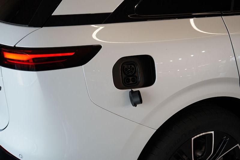 Xpeng G9 (2026) RWD Long Range - 351 HP !!! - fotka 9 z 58