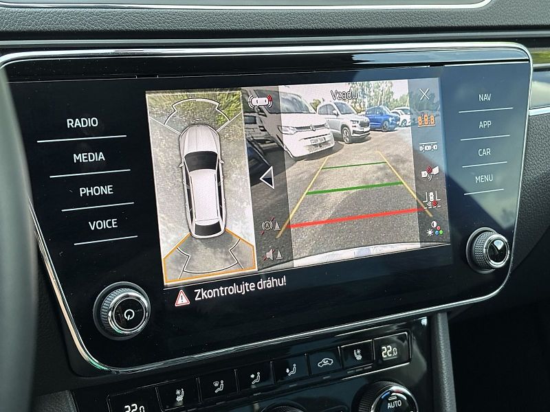 Škoda Superb (2023) Combi 2.0 TDI DSG L&K - fotka 12 z 33