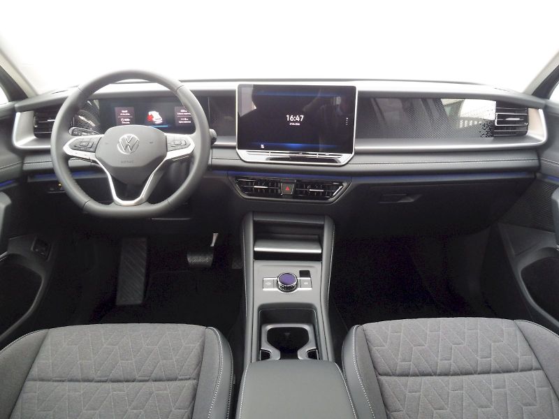 Volkswagen Tayron (2026) People 1,5 TSI 150kW eHybrid - fotka 5 z 29