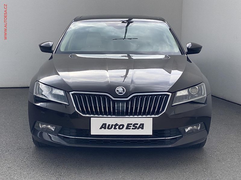 Škoda Superb (2016) 2.0TDi, L&K, DSG, panor - fotka 2 z 20