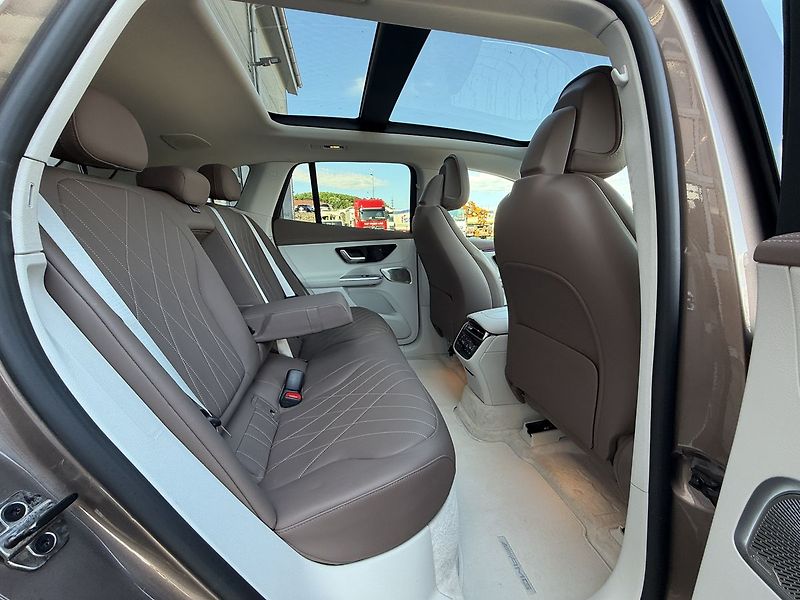 Mercedes-Benz EQE 500 AMG 4MATIC SUV - fotka 11 z 39