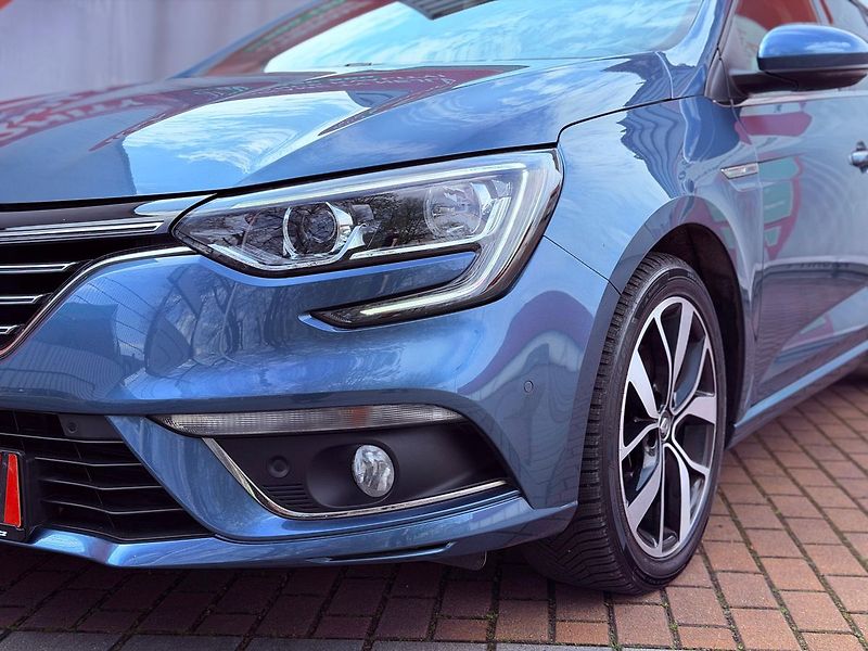 Renault Mégane 1.3 TCe EDC, Bose, Navi, TOP - fotka 3 z 28