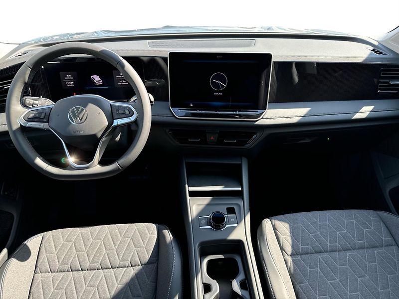 Volkswagen Tiguan People 1,5 TSI - fotka 10 z 23