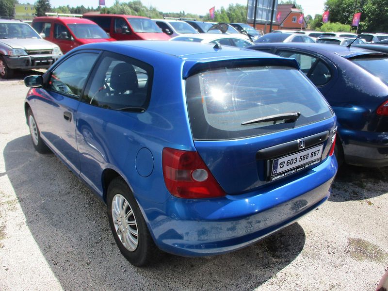 Honda Civic (2004) 1,4i - fotka 4 z 8