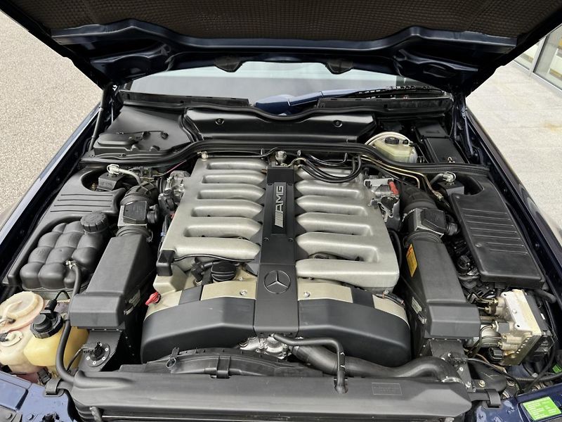 Mercedes-Benz SL 600 AMG - fotka 21 z 21