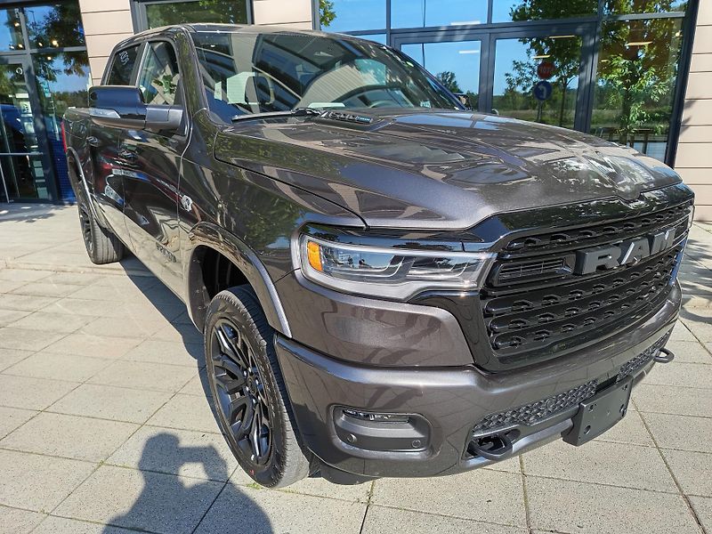 Dodge RAM (2026) V8, 5.7l, Limited night edit. - fotka 9 z 27