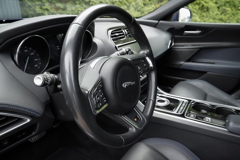 Jaguar XE S SUPERCHARGED DPH - fotka 22 z 33