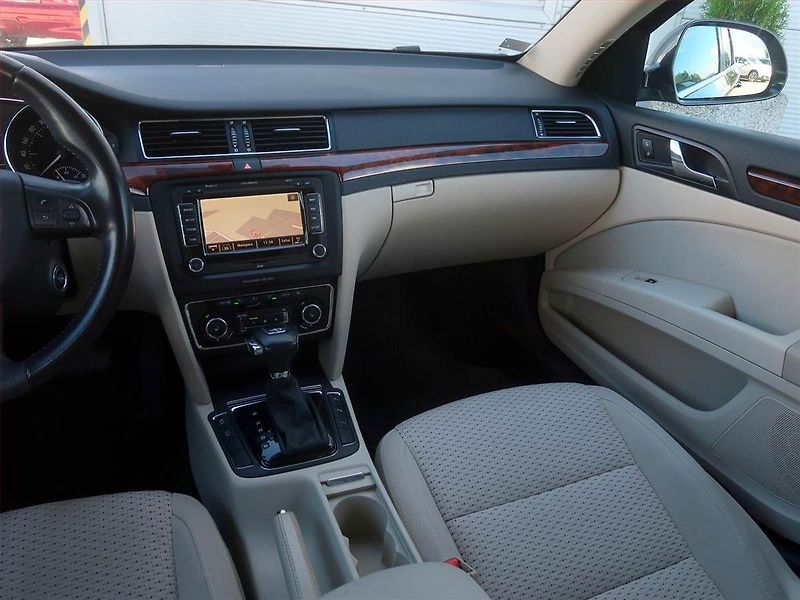 Škoda Superb (2012) Elegance 2.0 TDI, Automat - fotka 8 z 16