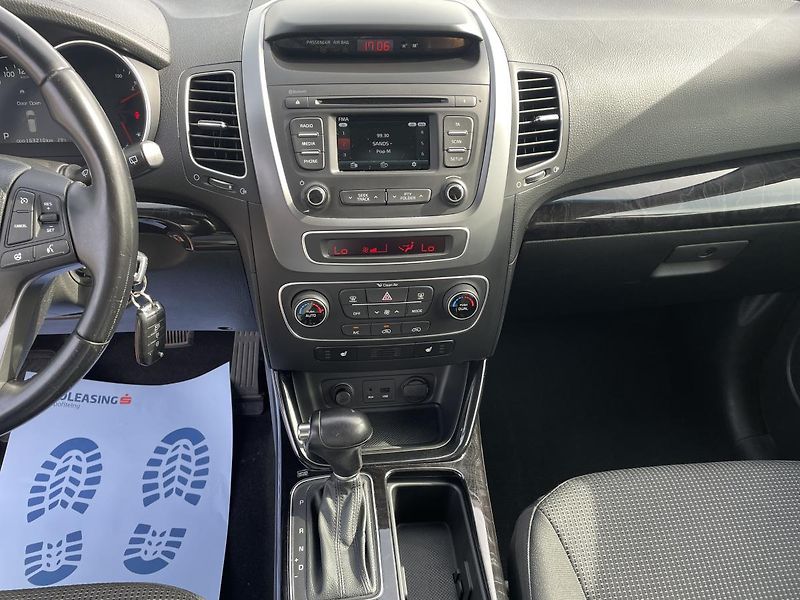Kia Sorento 2,2 CRDi/145kW 4x4 - Automat - fotka 19 z 64