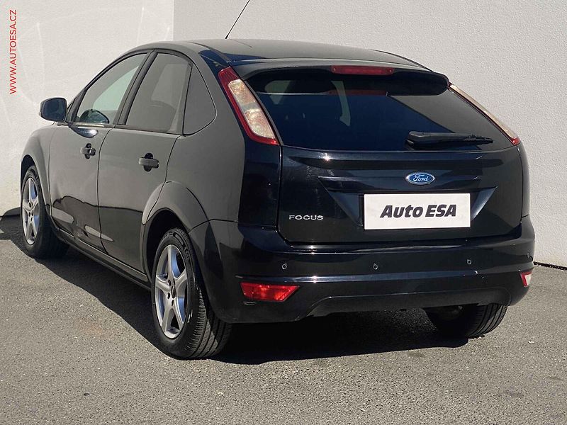Ford Focus (2009) 1.6 i, AC, park.asist - fotka 6 z 14