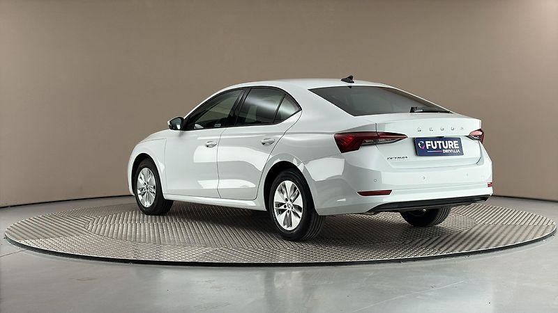 Škoda Octavia 2.0 TDI Ambition - fotka 2 z 25