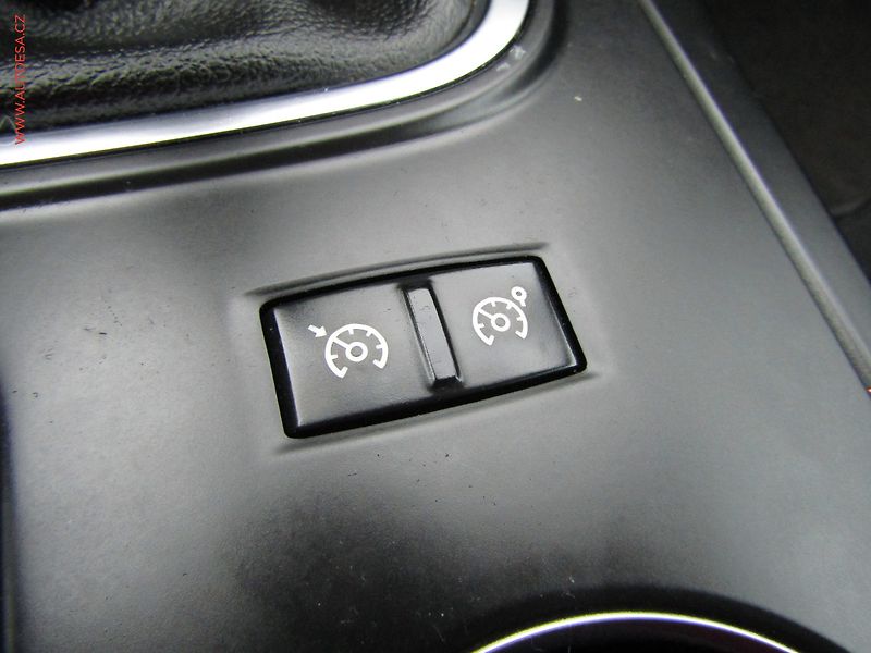 Renault Mégane (2019) 1.3 TCe, ČR - fotka 18 z 20