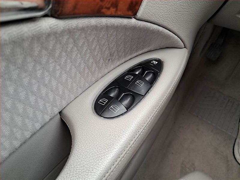 Mercedes-Benz Třídy E (2004) E 280 CDI , Automat, po STK - fotka 16 z 21