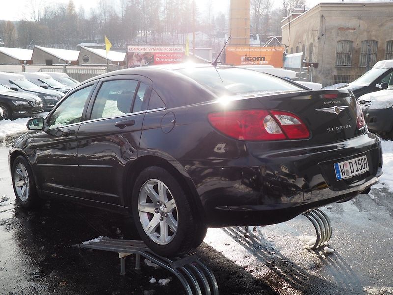 Chrysler Sebring (2009) 2.0 CRD 103kW - fotka 2 z 32