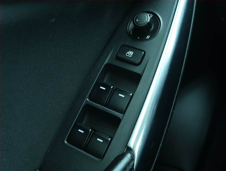 Mazda 6 (2013) 2.0 Skyactiv-G, Automat - fotka 16 z 17