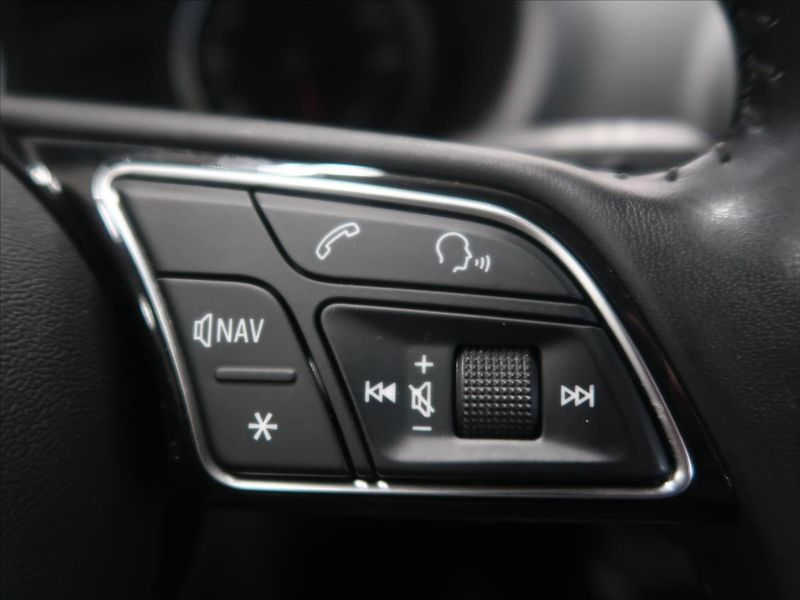 Audi A3 2,0 TDI S-line 1.majitel - fotka 20 z 38