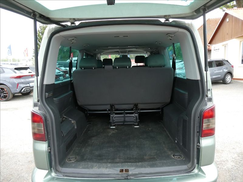 Volkswagen Caravelle 2,5 TDi 96kW LONG 8.míst,závěs - fotka 15 z 33