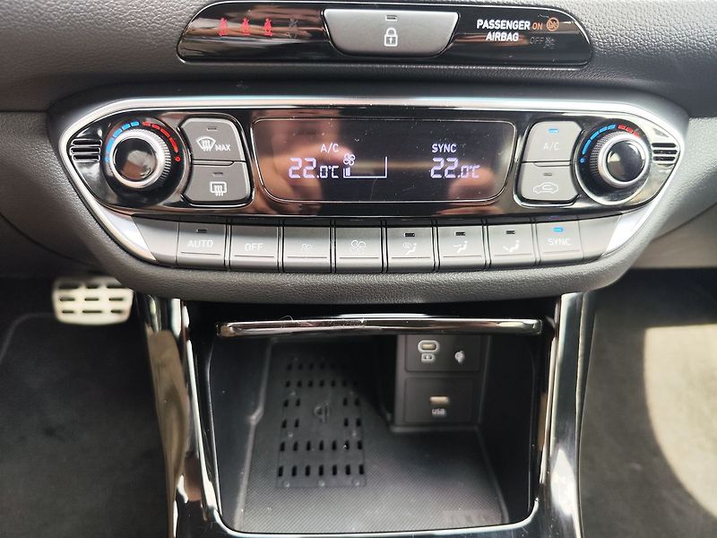Hyundai i30 1.5 T-GDi/103kW N-Line DCT - fotka 22 z 32